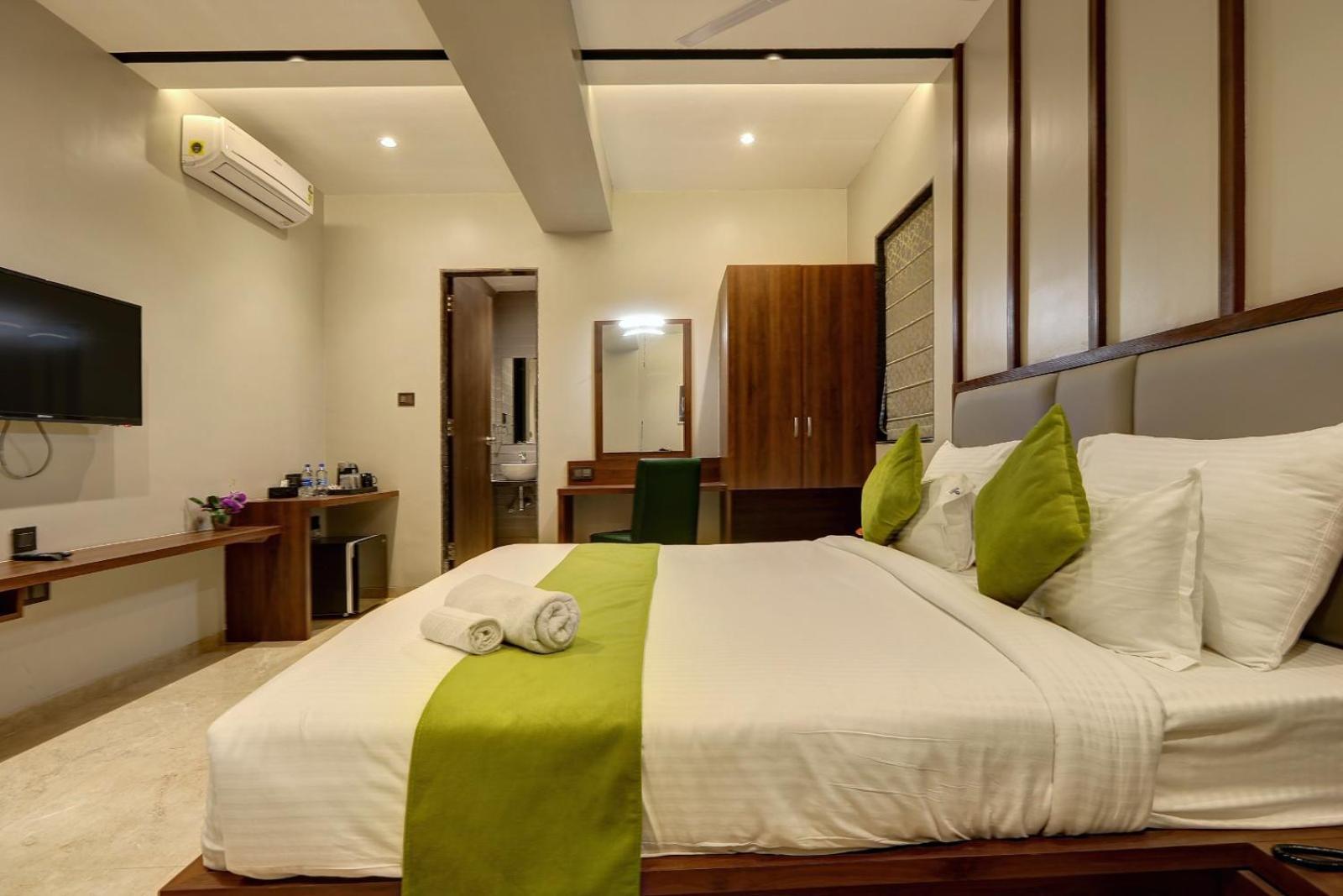Magnus Fortune House Business Hotel , Magarpatta Mundhva 외부 사진